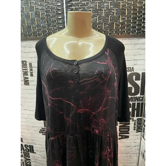 Torrid Plus 4 Black Marble Print Pockets Raglan Sleeve Midi Skater Dress - Picture 2 of 6